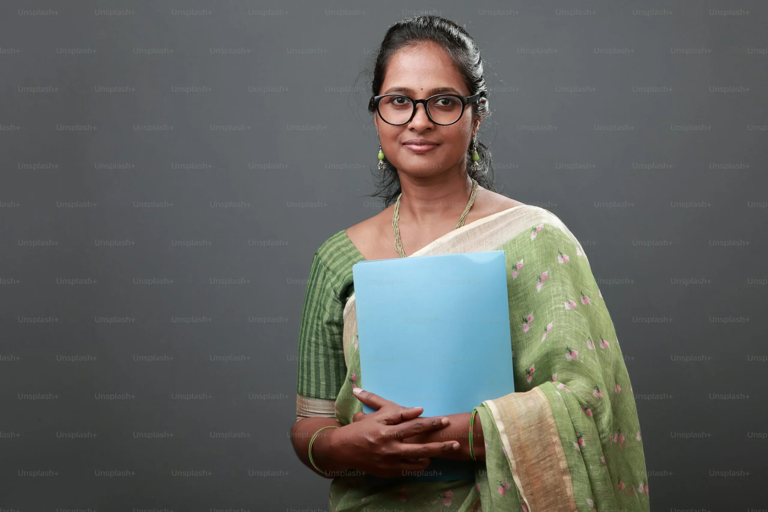 premium_photo-1682089854123-740310ebad43